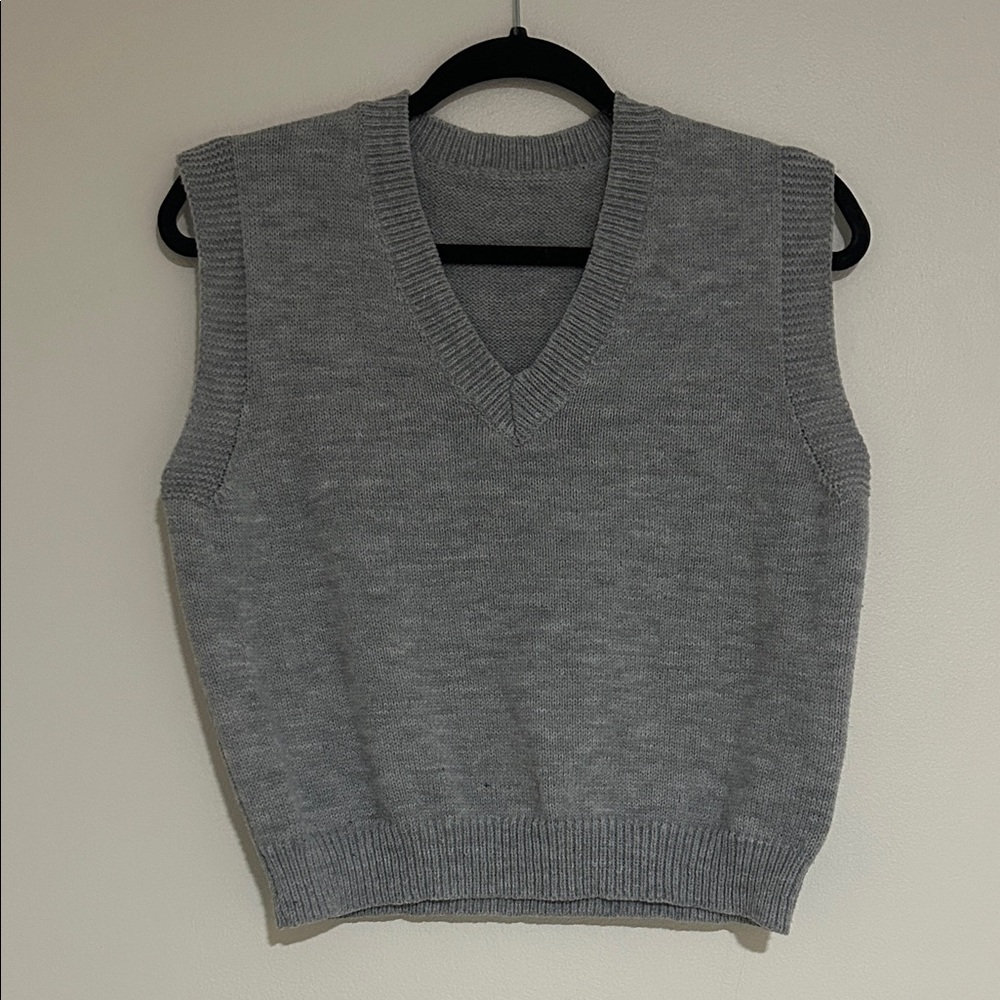 Zara Gray V-Neck Knit Sweater Vest